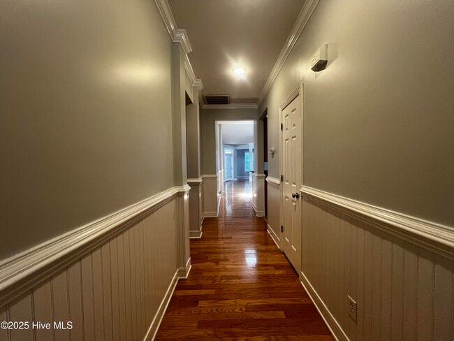 Building Photo - 1262 Greensview Cir