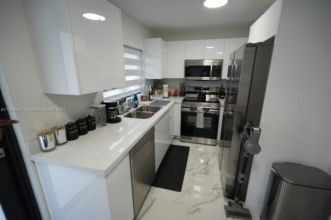 Foto del edificio - 1805 NW 112th St
