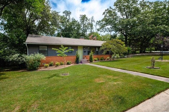 Building Photo - 2100 Durwood Rd