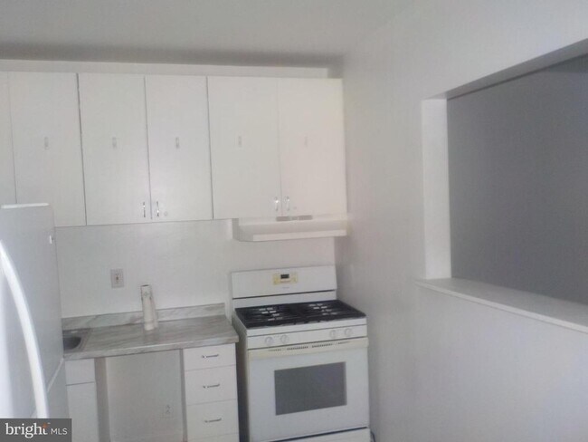 Foto del edificio - 569 N 58th St