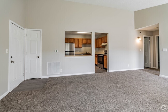 2BR, 1BA - 800SF - Dining Room - The Overlook at Ashland