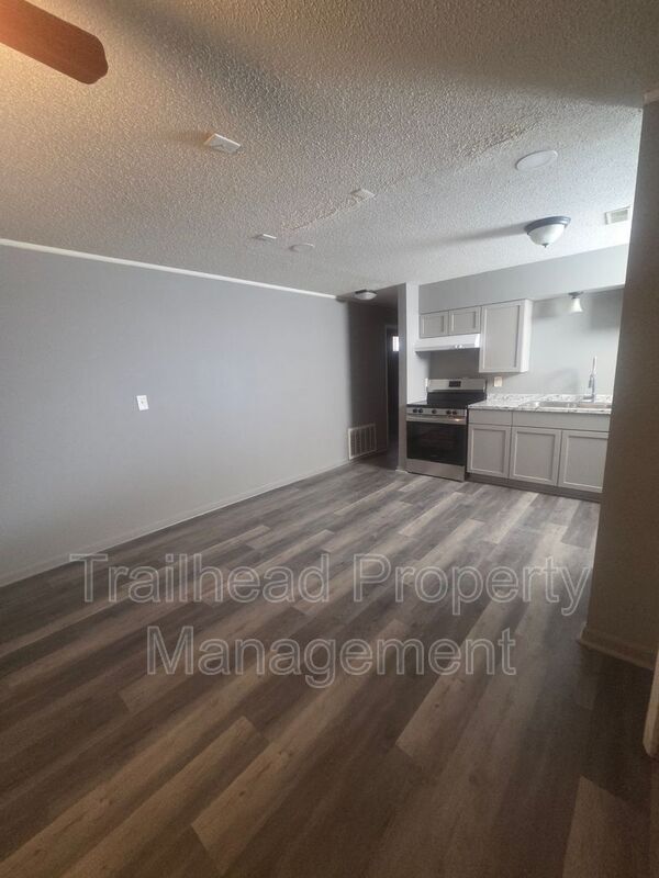 Foto del edificio - 905 Madison St