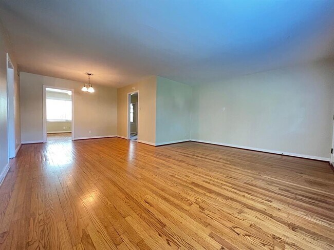 Foto del edificio - 2247 Branard St