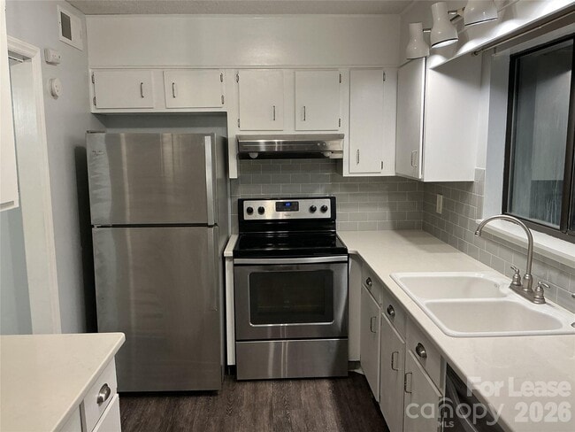 Building Photo - 415 E Broad St