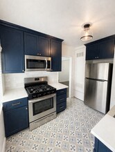Building Photo - 11437 Oxnard St
