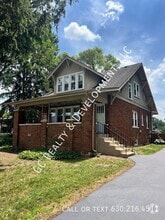 Building Photo - 2317 Maple Ave
