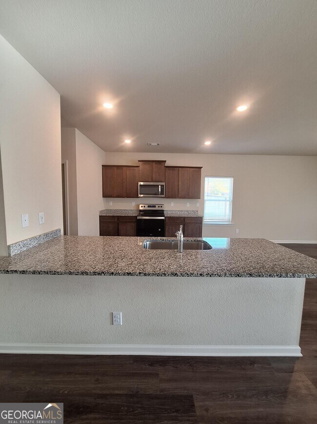Building Photo - 3651 Falconwood Dr