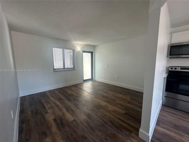 Foto del edificio - 529 SW 4th St