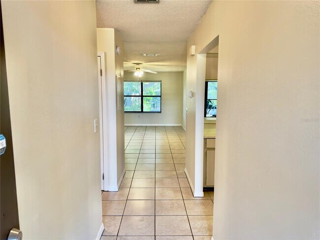 Foto del edificio - 5323 11th St Cir E