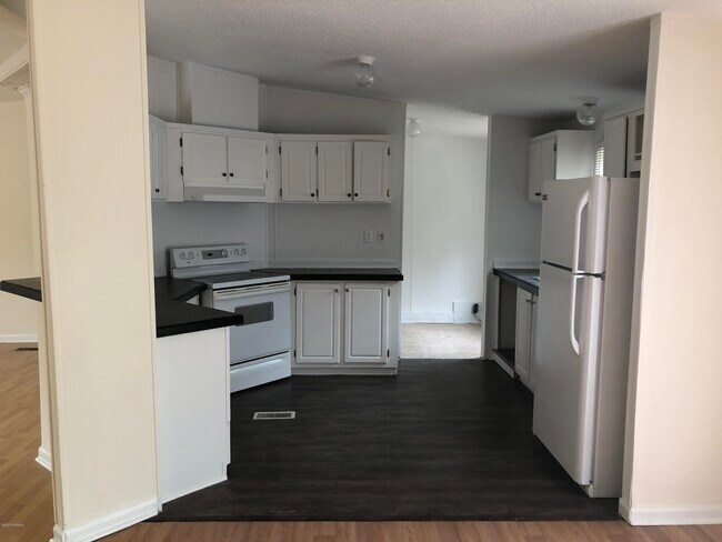 Foto del edificio - 765 Lumbee Rd