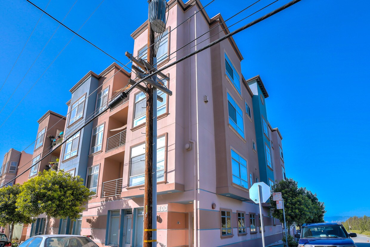 Primary Photo - 800 Innes Ave