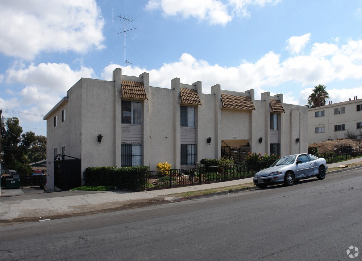 Building Photo - 4161 Winona Ave