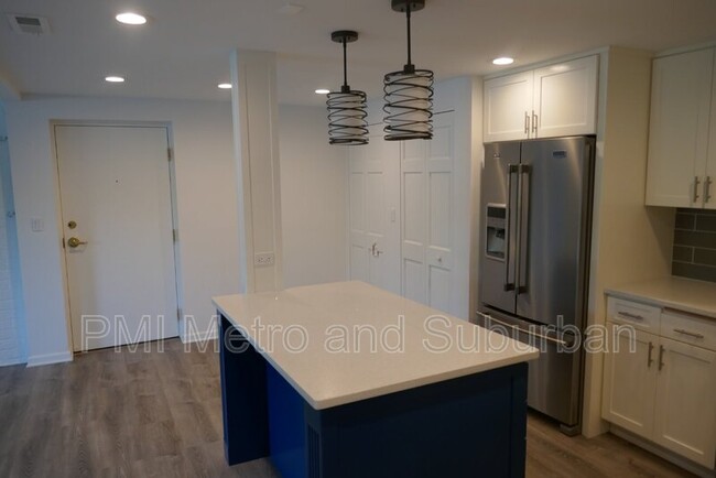 Foto del edificio - 3219 W Parkway Dr