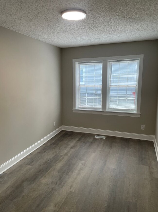 Foto del edificio - 1710 Gray Ave NE