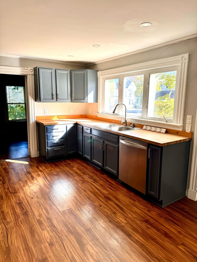 Unit 1 - 21 Maple St