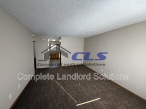 Building Photo - 1826 E Southern Manor Dr