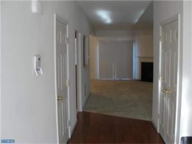 Building Photo - 14 Camino Ct