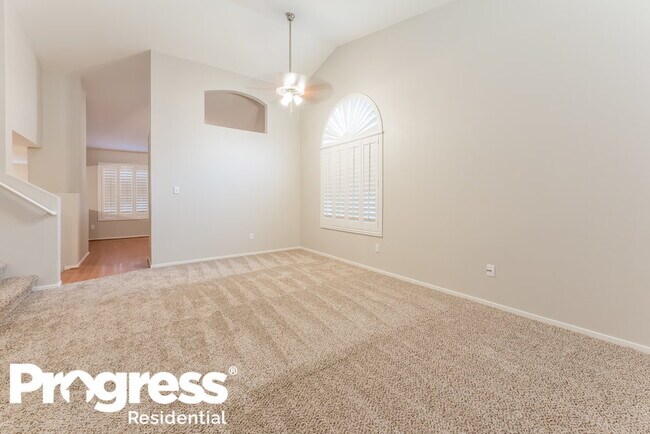 Foto del edificio - 7716 Beach Falls Ct