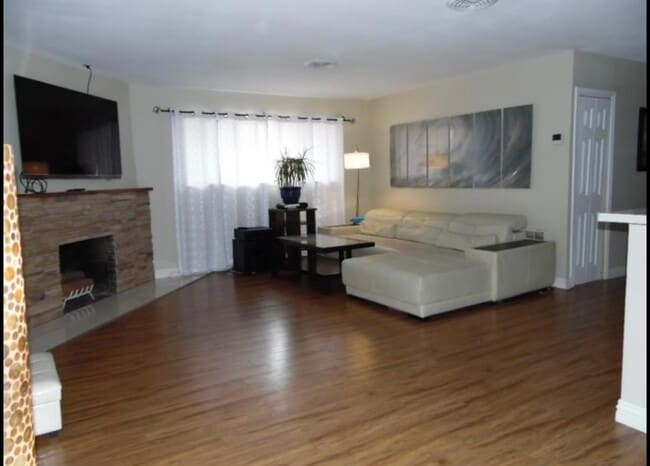 Foto del edificio - 132 Shadow Ln