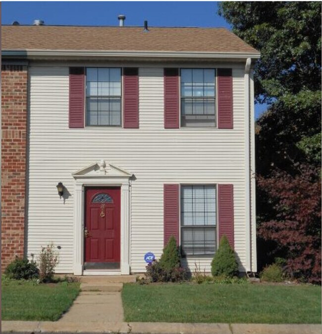 Building Photo - 18 Tracy Ct