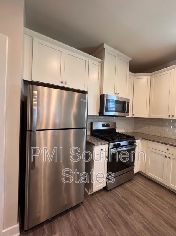 Building Photo - 123 Roundtree Dr