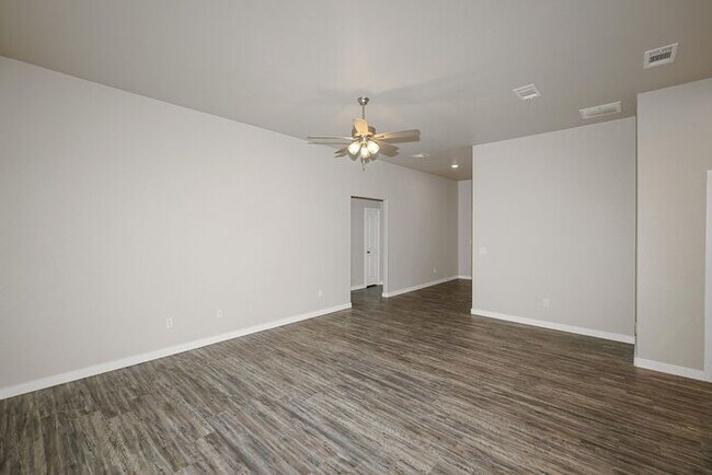 Foto del edificio - 1536 Montaluse Rd