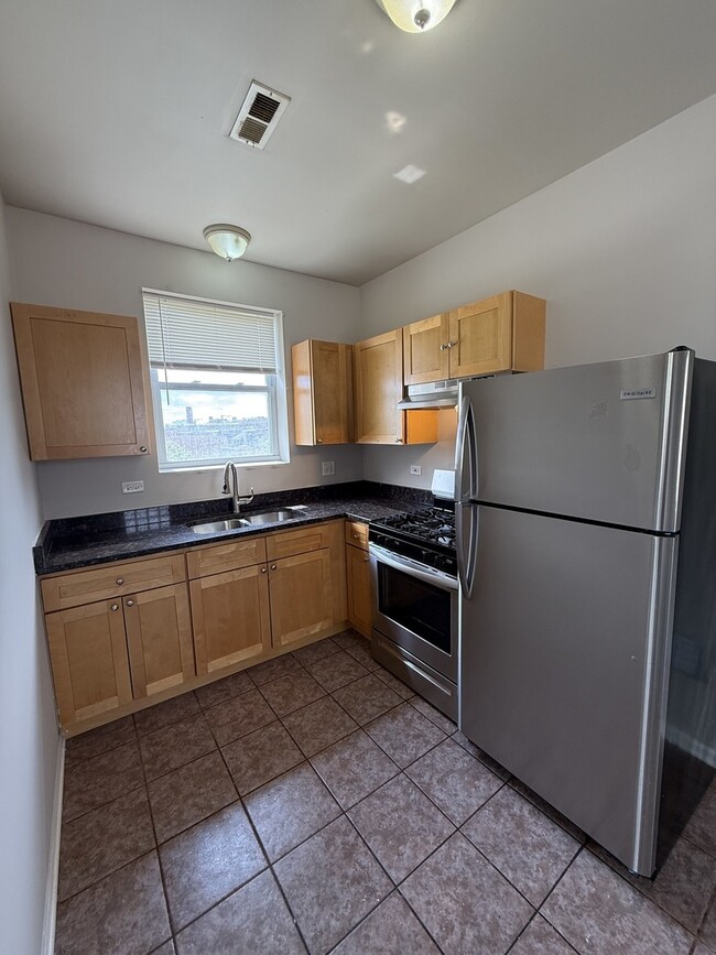 Foto del edificio - 7952 S Carpenter St