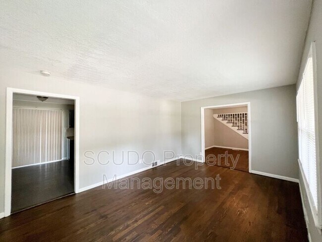 Building Photo - 11604 Belmont Ave