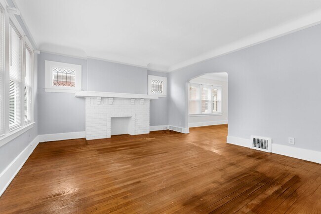 Foto del edificio - 966 Beaconsfield Ave