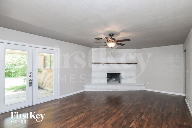 Foto del edificio - 5241 Ruston Ave