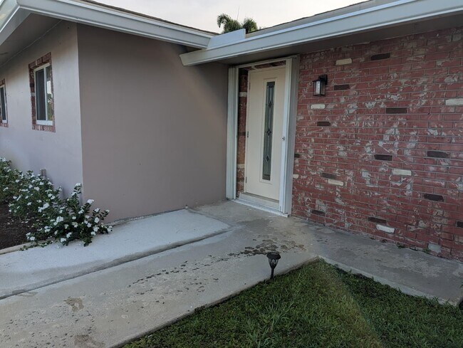 Foto del edificio - 22776 Neptune Rd