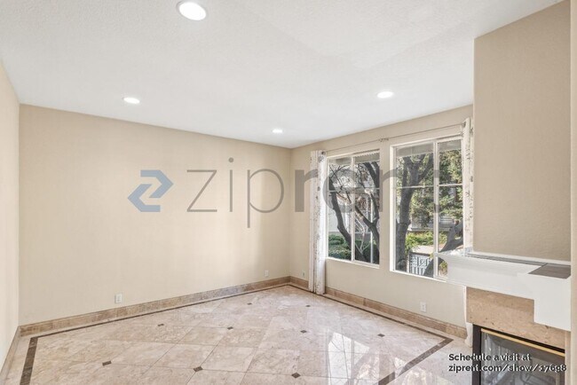 Foto del edificio - 445 Milan Dr