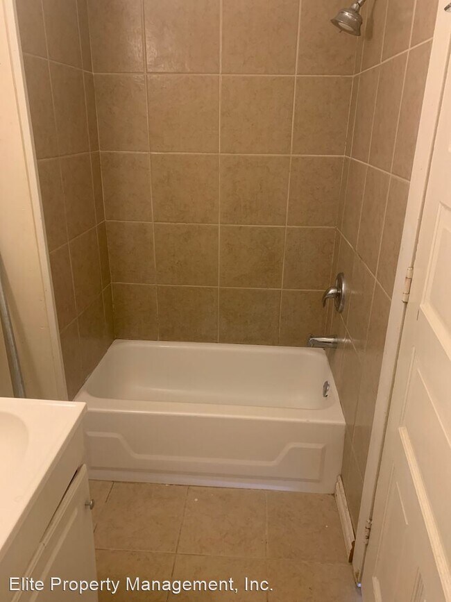 Foto del edificio - 1 br, 1 bath House - 574 W. Market St., Un...