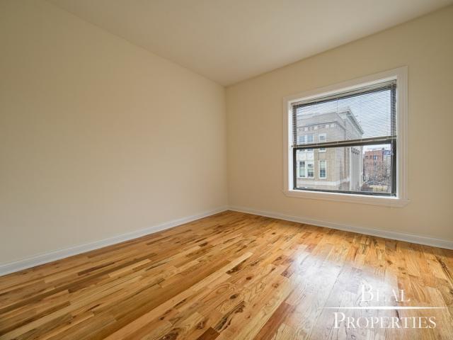 Building Photo - 1 bedroom in CHICAGO IL 60613