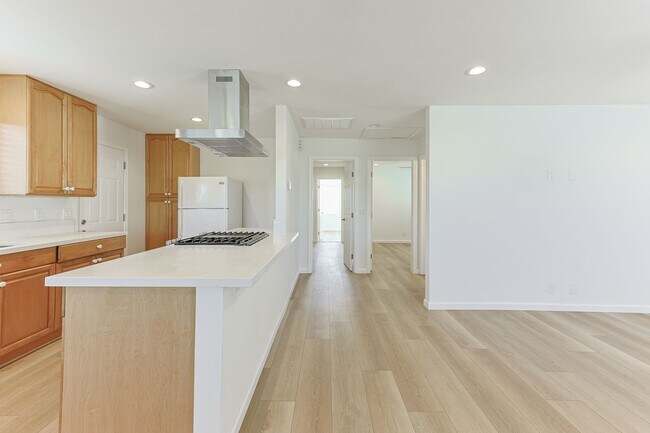 Foto del edificio - Peaceful 3BD/2BA Home in 55+ Community with Yard & Garage