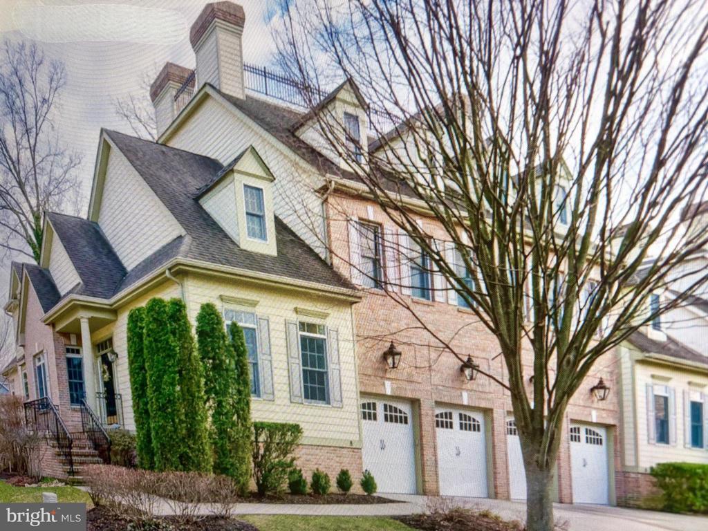 Foto principal - 8 Collins Mill Ct