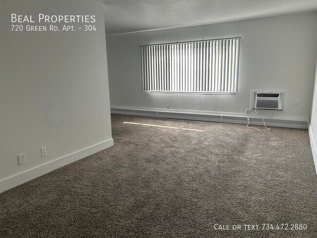 Foto del edificio - 720 Green Rd