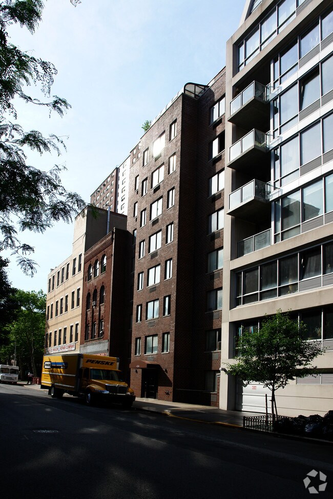 Foto del edificio - 434 W 19th St