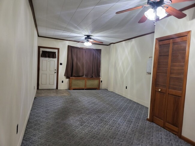 Building Photo - 3/4 Bedroom For Rent