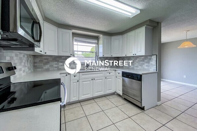 Foto del edificio - 3 Bedroom Pet-Friendly Home in New Port Ri...
