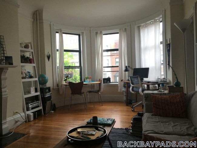 Building Photo - 499 Beacon St
