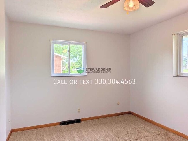 Building Photo - 3302 Highland Park NE