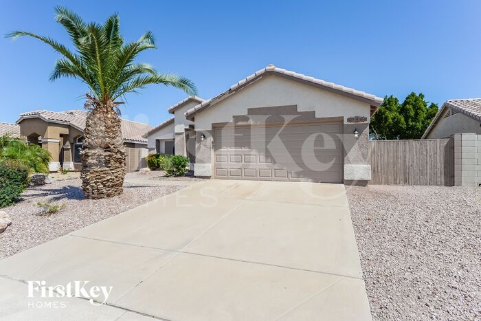 Foto principal - 755 S Del Rancho