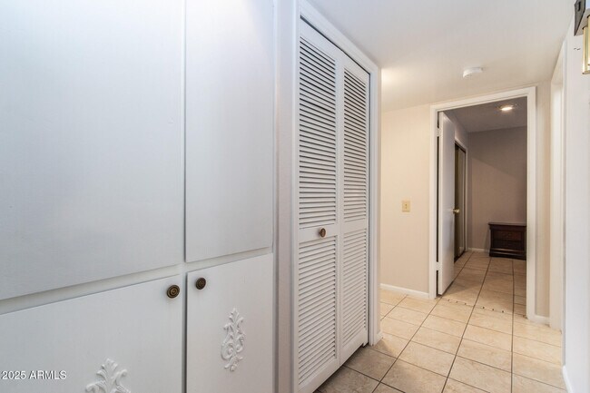 Foto del edificio - 10426 W Sutters Gold Ln