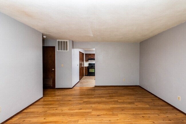 Building Photo - 152 Freedom Dr