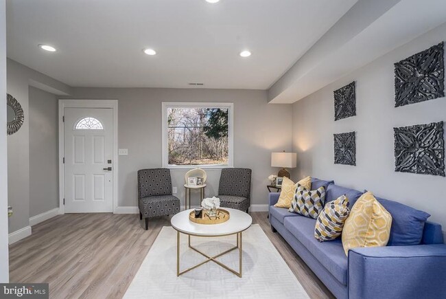 Building Photo - Convenient 3 Bedroom Abode with Parking!