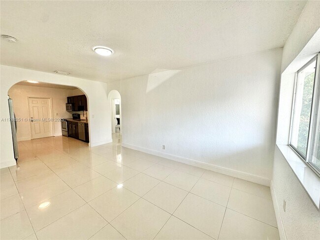 Foto del edificio - 1497 NE 118th Terrace