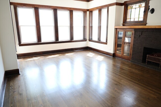 Foto del edificio - 1508 N Hamlin Ave