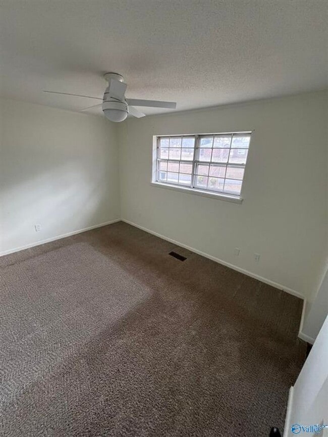 Building Photo - Home for Rent in Guntersville, Alabama!