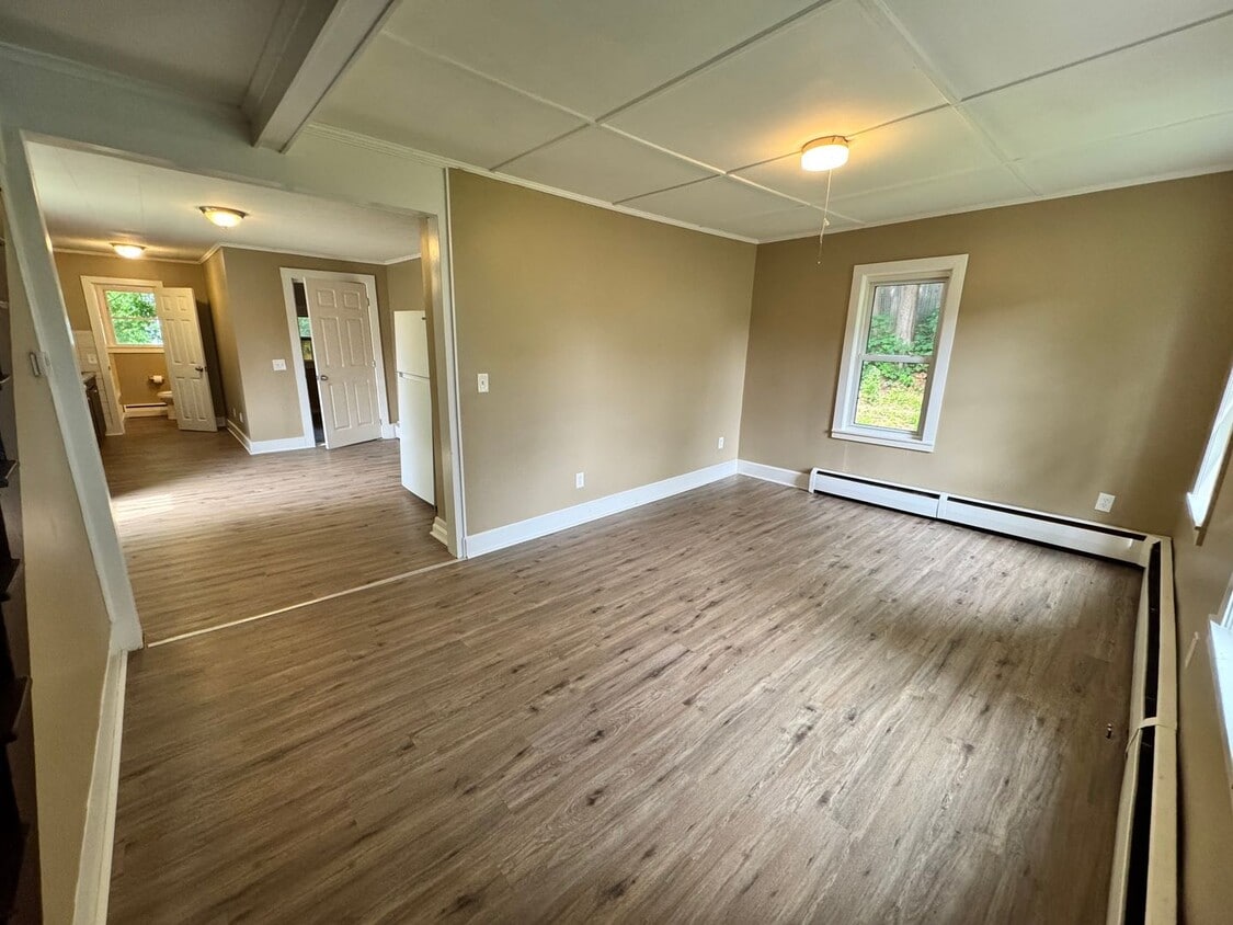 Primary Photo - Fairfield 3/4 Bedroom Single Family Home